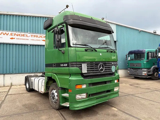 Mercedes-Benz Actros 1848 V8 MEGASPACE (EPS WITH CLUTCH (3 PEDALS) / REDUCTION AXLE / FRIDGE / ETC.) - Tracteur routier: photos 2 Mercedes-Benz Actros 1848 V8 MEGASPACE (EPS WITH CLUTCH (3 PEDALS) / REDUCTION AXLE / FRIDGE / ETC.) - Tracteur routier: photos 2