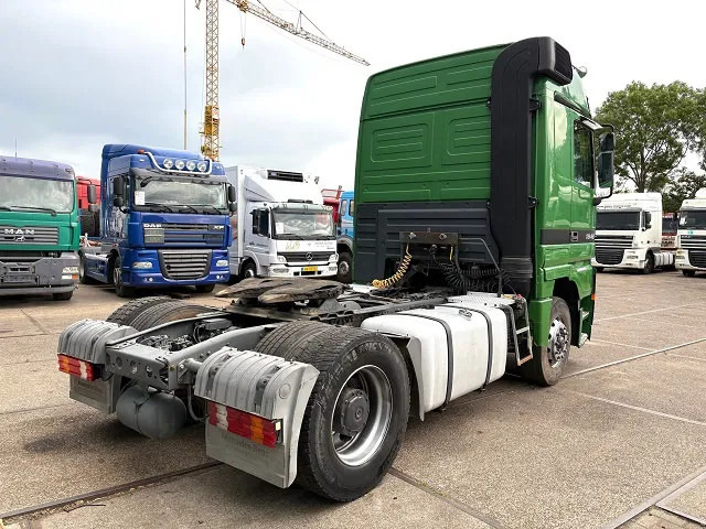 Mercedes-Benz Actros 1848 V8 MEGASPACE (EPS WITH CLUTCH (3 PEDALS) / REDUCTION AXLE / FRIDGE / ETC.) - Tracteur routier: photos 3 Mercedes-Benz Actros 1848 V8 MEGASPACE (EPS WITH CLUTCH (3 PEDALS) / REDUCTION AXLE / FRIDGE / ETC.) - Tracteur routier: photos 3