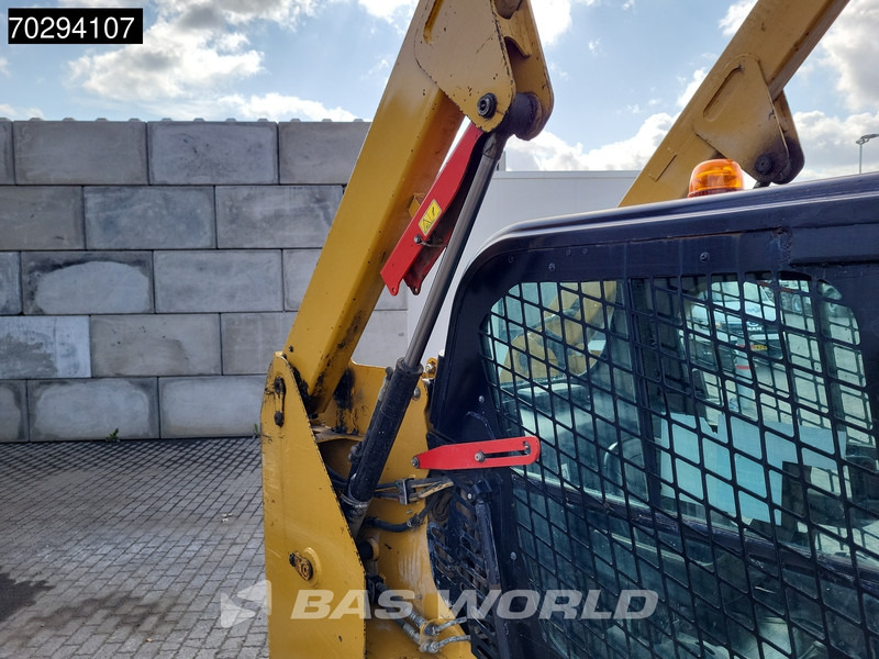 Mini chargeuse Caterpillar 226 D3 BUCKET + FORKS: photos 17