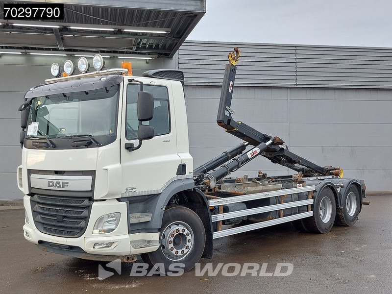 DAF CF 440 6X2 HYVA 22-60-S Hooklift Lift Axle Automatic ACC Euro 6 - Camion ampliroll: photos 3 DAF CF 440 6X2 HYVA 22-60-S Hooklift Lift Axle Automatic ACC Euro 6 - Camion ampliroll: photos 3
