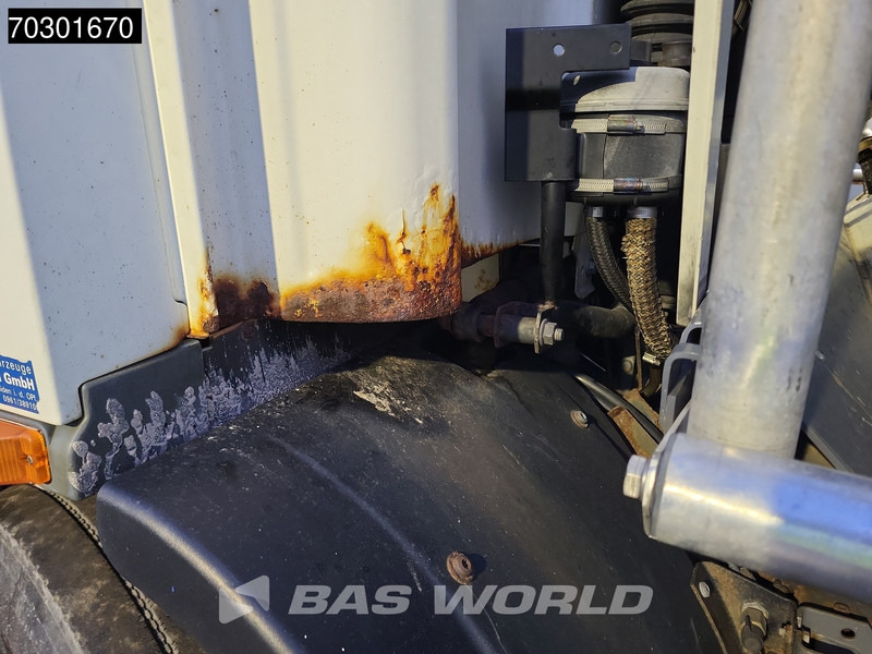 DAF CF75.310 4X2 13500 Lohr tanker 2 compartments ADR Manual Euro 3 - Camion citerne: photos 3 DAF CF75.310 4X2 13500 Lohr tanker 2 compartments ADR Manual Euro 3 - Camion citerne: photos 3