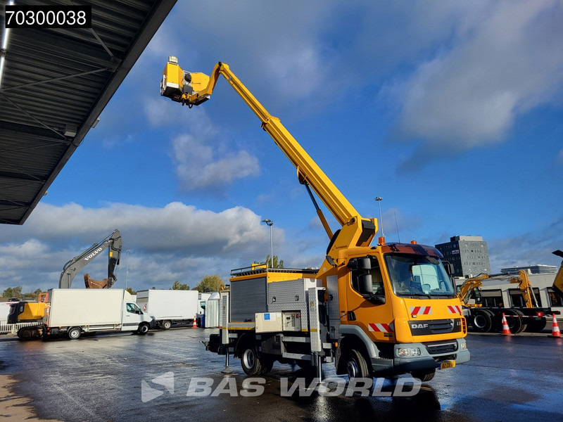 DAF LF45.180 LF 4X2 NL-Truck Ruthmann 18mtr Aerial platform Hubarbeitsbühne Automatic Euro 5 - Camion grue: photos 3 DAF LF45.180 LF 4X2 NL-Truck Ruthmann 18mtr Aerial platform Hubarbeitsbühne Automatic Euro 5 - Camion grue: photos 3