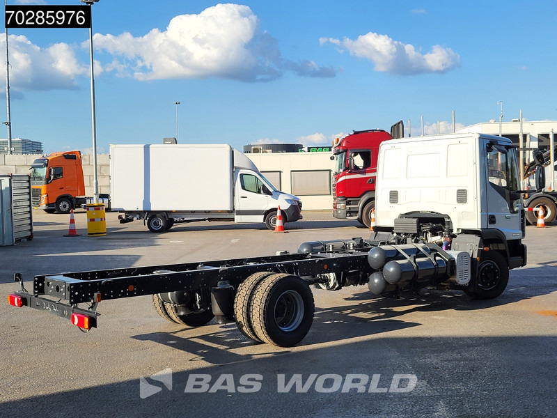 Iveco 120-210L 4X2 NEW 12tons chassis! CNG Engine Manual TELMA Retarder Euro 6 - Châssis cabine: photos 5 Iveco 120-210L 4X2 NEW 12tons chassis! CNG Engine Manual TELMA Retarder Euro 6 - Châssis cabine: photos 5
