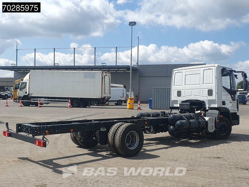Iveco Eurocargo 120LE210 4X2 NEW 12tons chassis! CNG Engine TELMA Retarder Manual Euro 6 - Châssis cabine: photos 5 Iveco Eurocargo 120LE210 4X2 NEW 12tons chassis! CNG Engine TELMA Retarder Manual Euro 6 - Châssis cabine: photos 5
