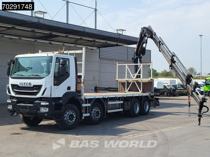 Iveco Trakker 410 8X4 HIAB 211 EP-4 HIDUO Crane Steelsuspension Euro 6 - Camion plateau, Camion grue: photos 3 Iveco Trakker 410 8X4 HIAB 211 EP-4 HIDUO Crane Steelsuspension Euro 6 - Camion plateau, Camion grue: photos 3