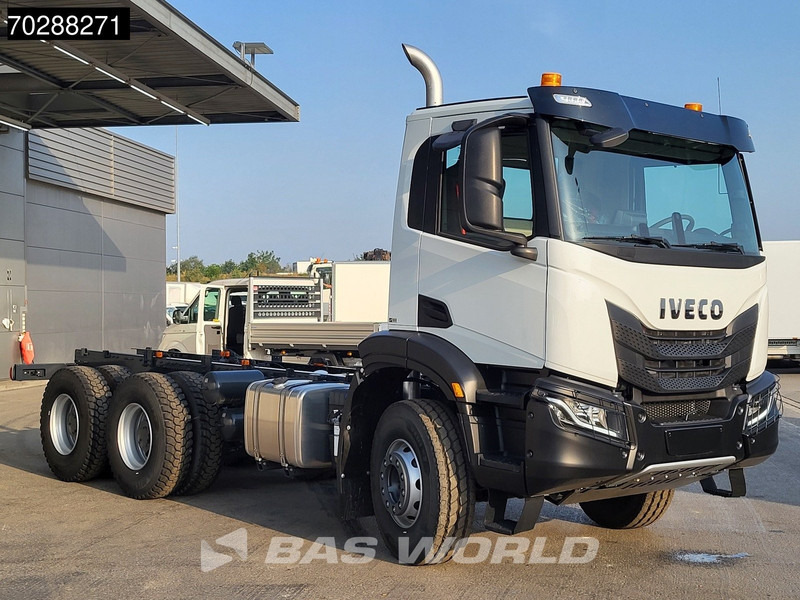 Iveco X-Way 460 6X4 New! Retarder Steelsuspension Big-Axle Navi Euro 6 - Châssis cabine: photos 3 Iveco X-Way 460 6X4 New! Retarder Steelsuspension Big-Axle Navi Euro 6 - Châssis cabine: photos 3