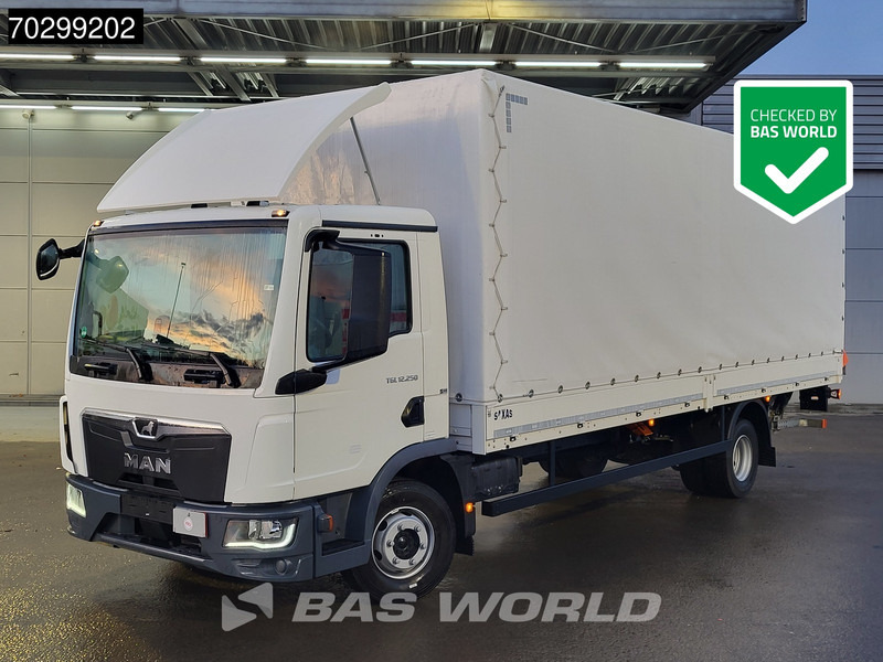 MAN TGL 12.250 4X2 Low Mileage! 12 Tons Automatic 1500kg Ladebordwand Euro 6 - Camion à rideaux coulissants: photos 1 MAN TGL 12.250 4X2 Low Mileage! 12 Tons Automatic 1500kg Ladebordwand Euro 6 - Camion à rideaux coulissants: photos 1
