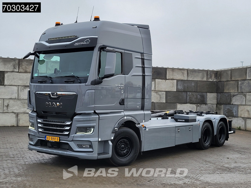 MAN TGX 28.640 TGX 6X2 NL-Truck APK Hyva 26-60-S containersystem Lift-axle Automatic Euro 6 - Camion ampliroll: photos 3 MAN TGX 28.640 TGX 6X2 NL-Truck APK Hyva 26-60-S containersystem Lift-axle Automatic Euro 6 - Camion ampliroll: photos 3