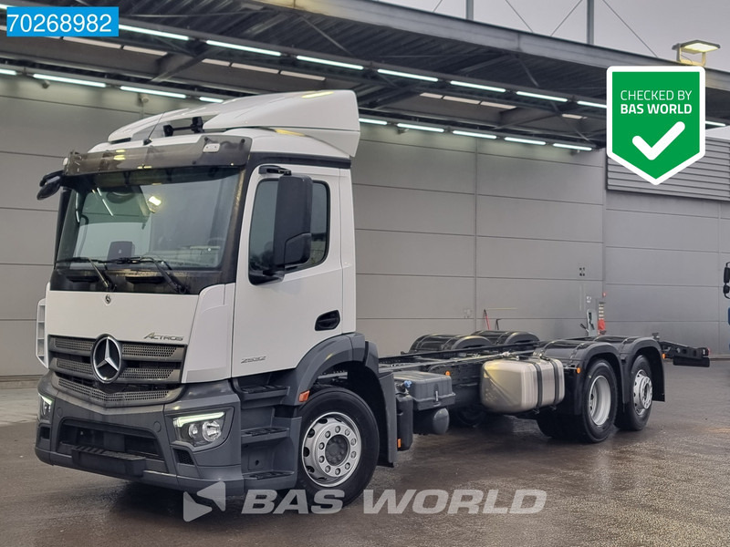 Châssis cabine neuf Mercedes-Benz Actros 2532 6X2 NEW Euro 6! ClassicSpace Navi Lenkachse: photos 1