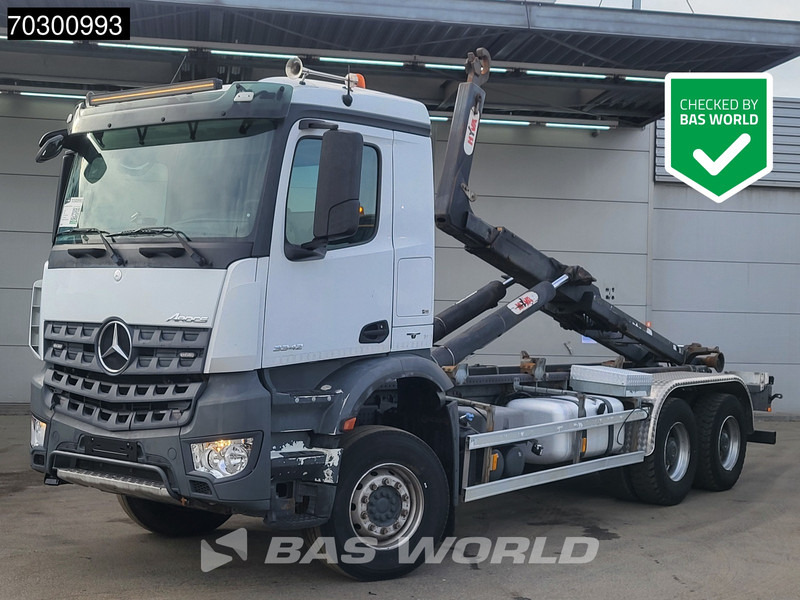 Mercedes-Benz Arocs 3342 6X4 HYVA 26-62-S Hooklift Big-Axle Automatic Euro 6 - Camion ampliroll: photos 1 Mercedes-Benz Arocs 3342 6X4 HYVA 26-62-S Hooklift Big-Axle Automatic Euro 6 - Camion ampliroll: photos 1