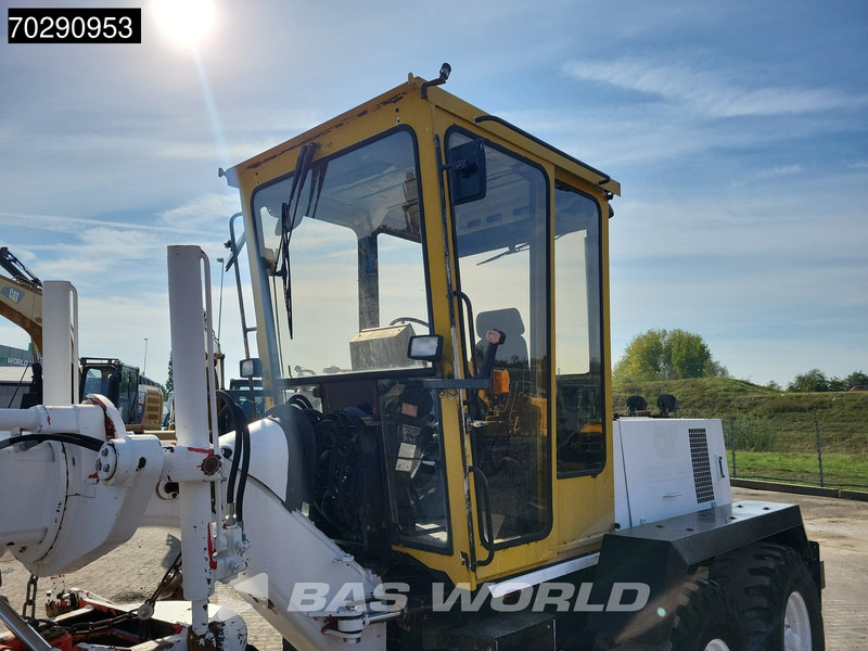 O & K F106 ENGINE PROBLEMS - NOT DRIVABLE - Niveleuse: photos 5 O & K F106 ENGINE PROBLEMS - NOT DRIVABLE - Niveleuse: photos 5