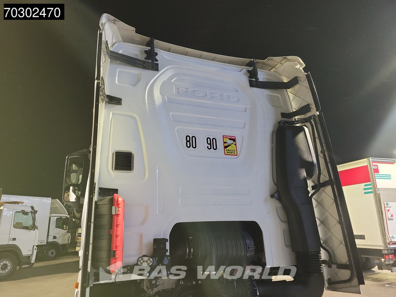 Ford F-Max 500 4X2 Retarder Standklima 2xTanks ACC LED Euro 6 - Tracteur routier: photos 5 Ford F-Max 500 4X2 Retarder Standklima 2xTanks ACC LED Euro 6 - Tracteur routier: photos 5