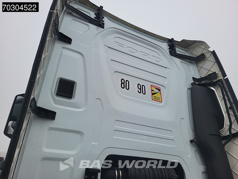 Ford F-Max 500 4X2 Retarder Standklima 2xTanks ACC LED Euro 6 - Tracteur routier: photos 5 Ford F-Max 500 4X2 Retarder Standklima 2xTanks ACC LED Euro 6 - Tracteur routier: photos 5