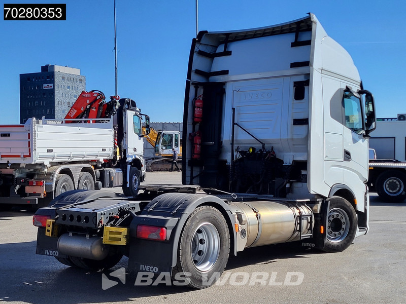 Iveco S-Way 460 4X2 LNG Retarder 2x Tanks LED Navi - Tracteur routier: photos 5 Iveco S-Way 460 4X2 LNG Retarder 2x Tanks LED Navi - Tracteur routier: photos 5