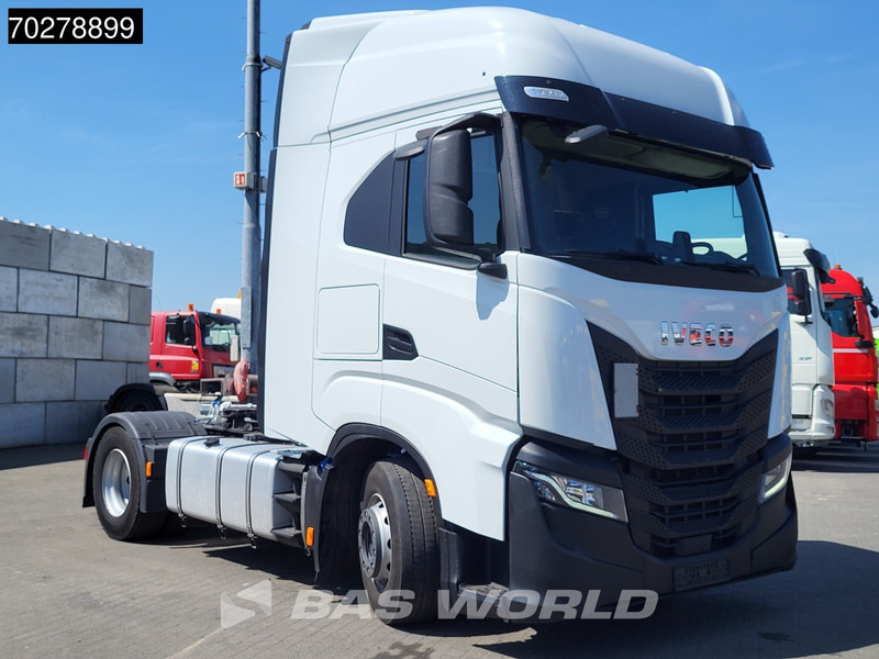 Iveco S-Way 490 4X2 Retarder 2x Tanks Standklima - Tracteur routier: photos 3 Iveco S-Way 490 4X2 Retarder 2x Tanks Standklima - Tracteur routier: photos 3