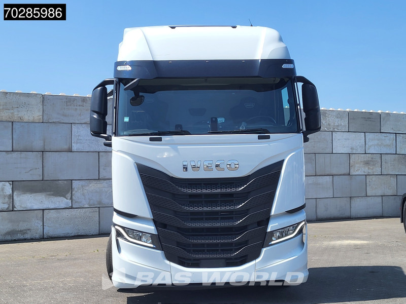Iveco S-Way 490 4X2 Retarder Standklima 2xTanks Navi ACC LED Euro 6 - Tracteur routier: photos 5 Iveco S-Way 490 4X2 Retarder Standklima 2xTanks Navi ACC LED Euro 6 - Tracteur routier: photos 5