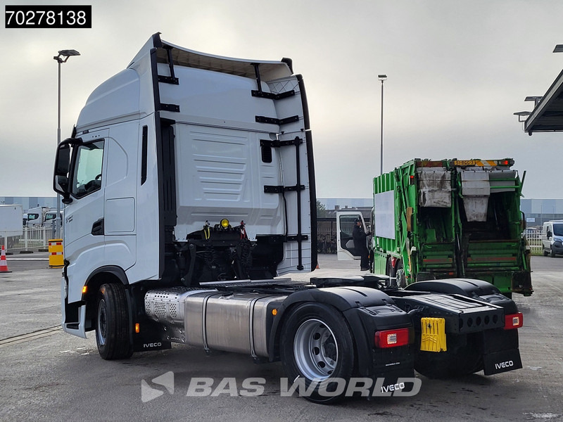 Iveco S-Way 500 4X2 NEW MY24! 2x Tanks Standklima ACC LED Euro 6 - Tracteur routier: photos 2 Iveco S-Way 500 4X2 NEW MY24! 2x Tanks Standklima ACC LED Euro 6 - Tracteur routier: photos 2