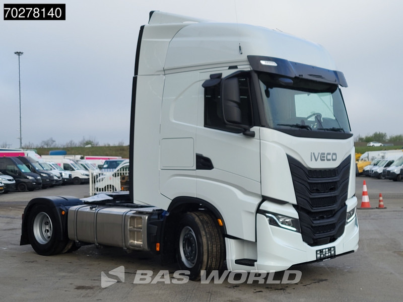 Iveco S-Way 500 4X2 NEW MY24! 2x Tanks Standklima ACC LED Euro 6 - Tracteur routier: photos 3 Iveco S-Way 500 4X2 NEW MY24! 2x Tanks Standklima ACC LED Euro 6 - Tracteur routier: photos 3