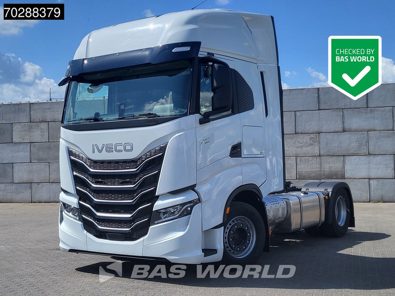 Iveco S-Way 580 4X2 NEW! 2x Tanks Navi ACC Standklima - Tracteur routier: photos 1 Iveco S-Way 580 4X2 NEW! 2x Tanks Navi ACC Standklima - Tracteur routier: photos 1