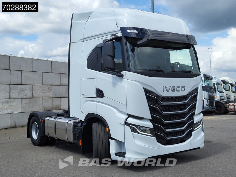 Iveco S-Way 580 4X2 NEW! 2x Tanks Navi ACC Standklima - Tracteur routier: photos 3 Iveco S-Way 580 4X2 NEW! 2x Tanks Navi ACC Standklima - Tracteur routier: photos 3