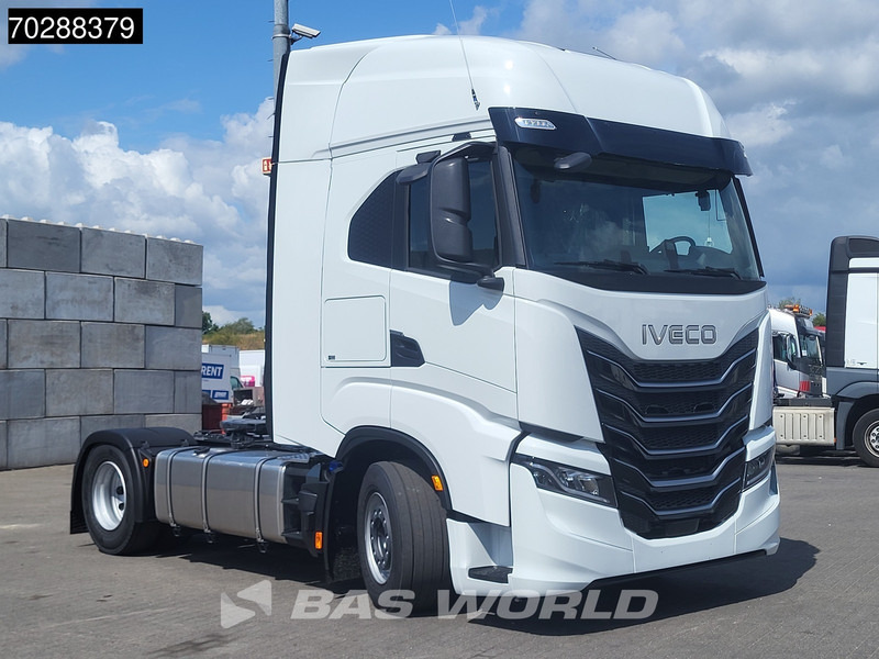 Iveco S-Way 580 4X2 NEW! 2x Tanks Navi ACC Standklima - Tracteur routier: photos 3 Iveco S-Way 580 4X2 NEW! 2x Tanks Navi ACC Standklima - Tracteur routier: photos 3