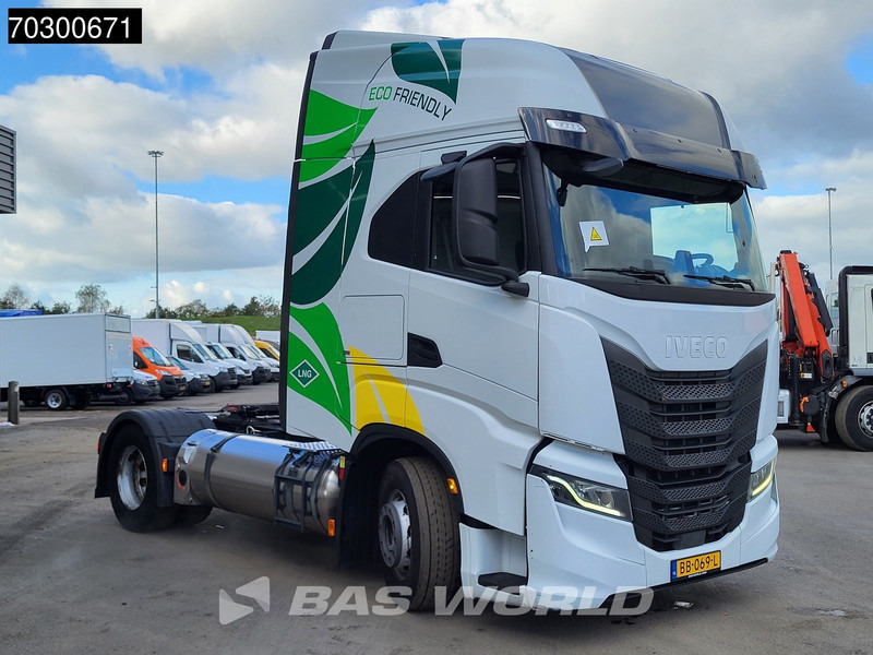 Iveco S-Way NP 460 4X2 LNG! NL-Truck Retarder 2xTanks ACC LED Euro 6 - Tracteur routier: photos 3 Iveco S-Way NP 460 4X2 LNG! NL-Truck Retarder 2xTanks ACC LED Euro 6 - Tracteur routier: photos 3