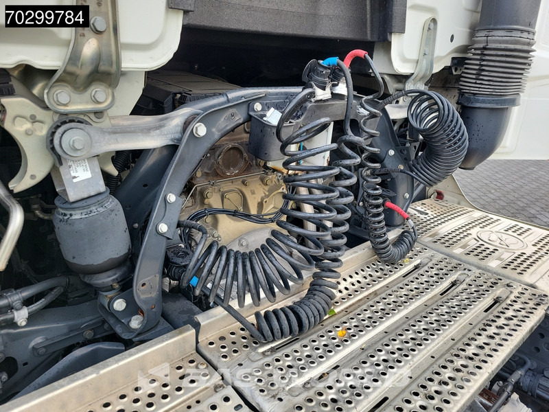 Tracteur routier Mercedes-Benz Actros 1842 4X2 StreamSpace Mega Retarder MirrorCam 2xTanks Navi ACC Euro 6: photos 9 Tracteur routier Mercedes-Benz Actros 1842 4X2 StreamSpace Mega Retarder MirrorCam 2xTanks Navi ACC Euro 6: photos 9