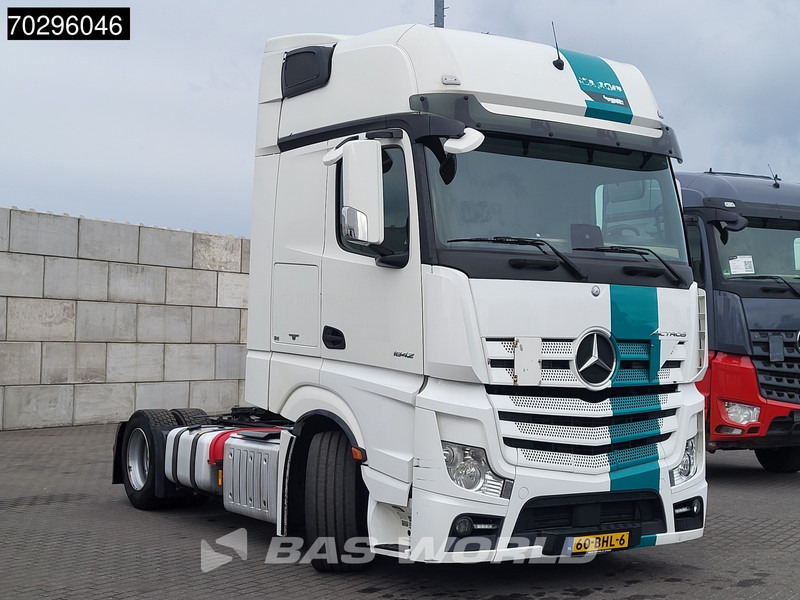 Mercedes-Benz Actros 1842 Actros 4X2 GigaSpace NL-Truck Mega 2xTanks ACC Standklima Euro 6 - Tracteur routier: photos 3 Mercedes-Benz Actros 1842 Actros 4X2 GigaSpace NL-Truck Mega 2xTanks ACC Standklima Euro 6 - Tracteur routier: photos 3