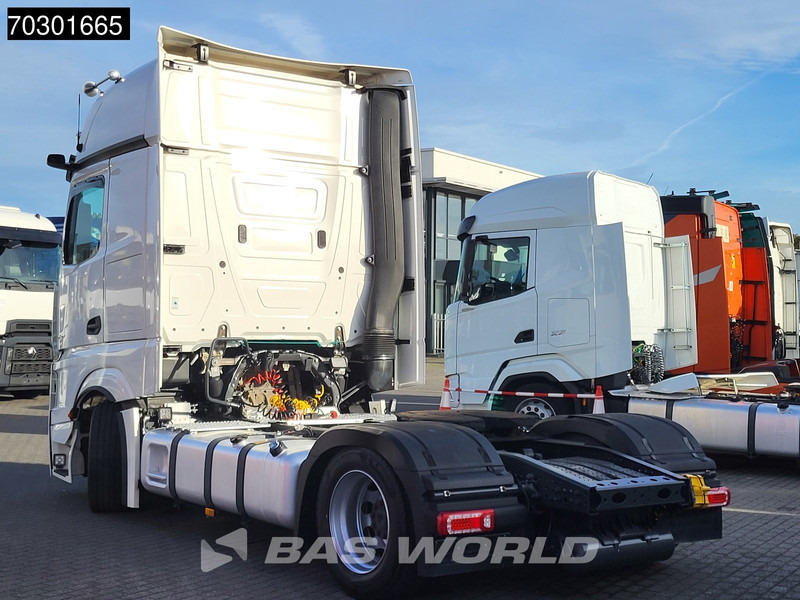 Mercedes-Benz Actros 1845 4X2 GigaSpace Mega Retarder 2xTanks ACC Standklima Euro 6 - Tracteur routier: photos 2 Mercedes-Benz Actros 1845 4X2 GigaSpace Mega Retarder 2xTanks ACC Standklima Euro 6 - Tracteur routier: photos 2