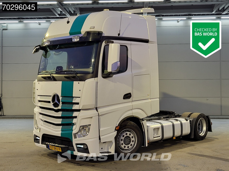 Mercedes-Benz Actros 1845 Actros 4X2 GigaSpace NL-Truck Mega 2xTanks Standklima ACC Euro 6 - Tracteur routier: photos 1 Mercedes-Benz Actros 1845 Actros 4X2 GigaSpace NL-Truck Mega 2xTanks Standklima ACC Euro 6 - Tracteur routier: photos 1