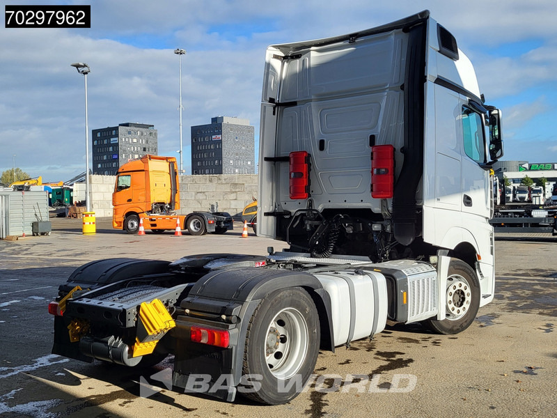 Mercedes-Benz Actros 1851 Actros 4X2 GigaSpace ADR 2xTanks Xenon Euro 6 - Tracteur routier: photos 5 Mercedes-Benz Actros 1851 Actros 4X2 GigaSpace ADR 2xTanks Xenon Euro 6 - Tracteur routier: photos 5