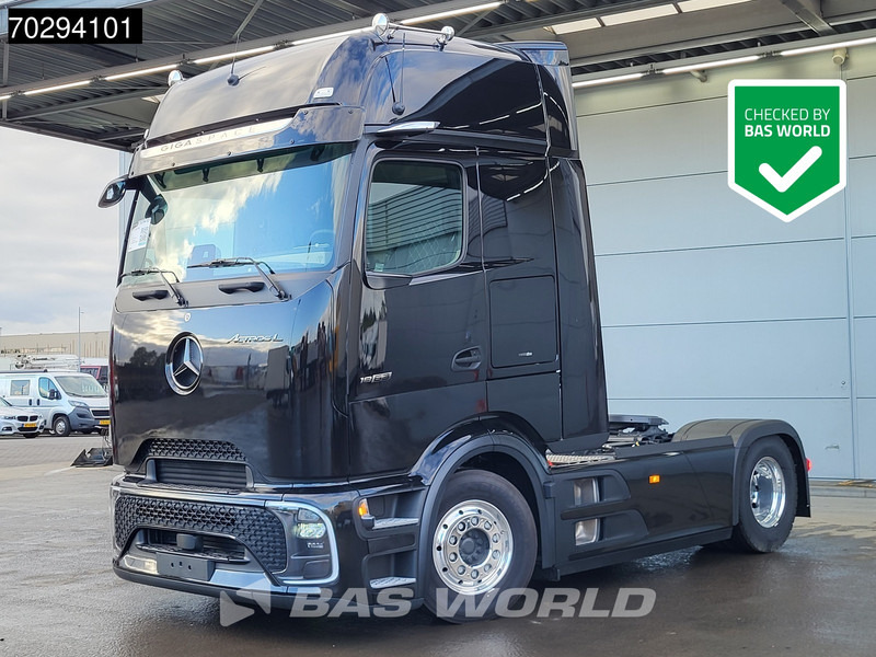 Mercedes-Benz Actros L 1863 4X2 NEW! Retarder Full-Air Leder Standklima 2x Tanks MirrorCam Navi PPC Alcoa's LED Euro 6 - Tracteur routier: photos 1 Mercedes-Benz Actros L 1863 4X2 NEW! Retarder Full-Air Leder Standklima 2x Tanks MirrorCam Navi PPC Alcoa's LED Euro 6 - Tracteur routier: photos 1