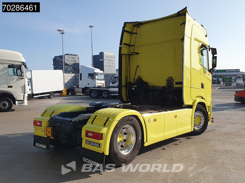 Scania S580 4X2 Retarder 2x Tanks Standklima Navi Alcoa - Tracteur routier: photos 5 Scania S580 4X2 Retarder 2x Tanks Standklima Navi Alcoa - Tracteur routier: photos 5