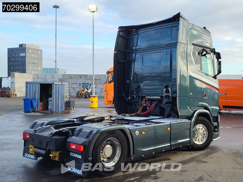 Scania S580 S 4X2 Full-Air Retarder Standairco 2xTanks Leder Navi ACC LED Euro 6 - Tracteur routier: photos 5 Scania S580 S 4X2 Full-Air Retarder Standairco 2xTanks Leder Navi ACC LED Euro 6 - Tracteur routier: photos 5