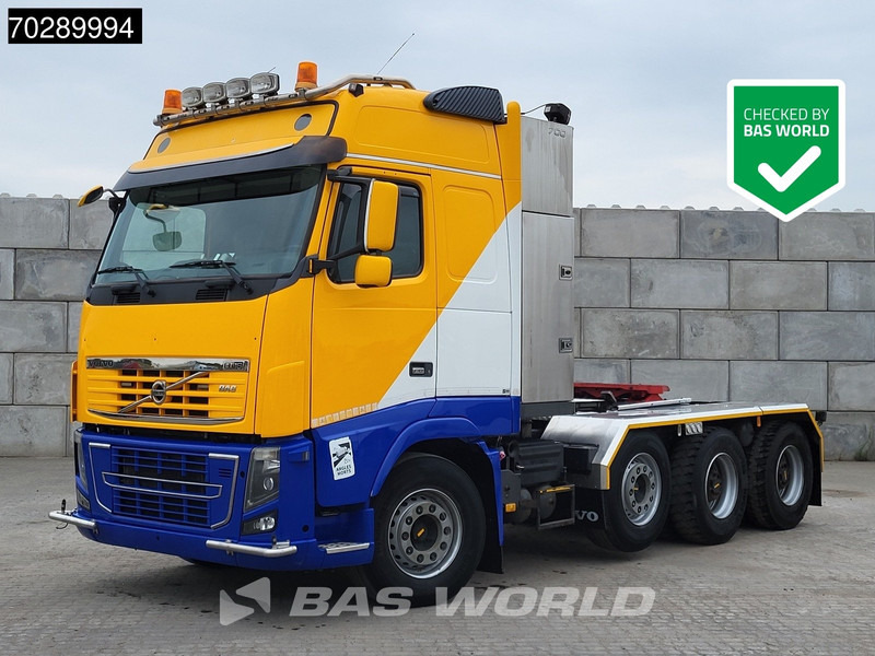 Volvo FH16 700 FH16 8X4 90T! Retarder Big-Axle Lift+Lenkachse Euro 5 - Tracteur routier: photos 1 Volvo FH16 700 FH16 8X4 90T! Retarder Big-Axle Lift+Lenkachse Euro 5 - Tracteur routier: photos 1