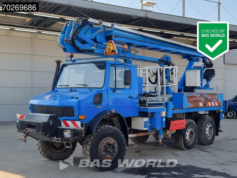 Unimog U2450L 6X6 Unimog Engin EGI TP 226 hubarbeitsbühne Manual Euro 2 - Camion grue: photos 1 Unimog U2450L 6X6 Unimog Engin EGI TP 226 hubarbeitsbühne Manual Euro 2 - Camion grue: photos 1