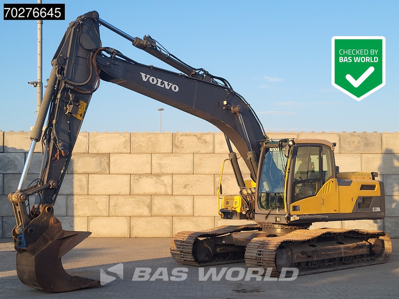 Volvo EC220 D L - Pelle sur chenille: photos 1 Volvo EC220 D L - Pelle sur chenille: photos 1