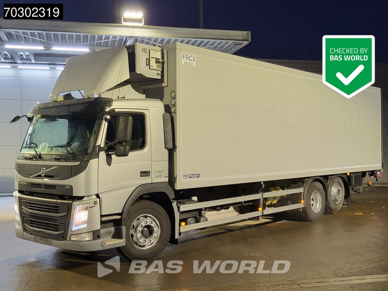 Volvo FM 330 6X2 Frigoblock FK25SL 2000kg Ladebordwand Lift+Steering Axle Euro 6 - Camion frigorifique: photos 1 Volvo FM 330 6X2 Frigoblock FK25SL 2000kg Ladebordwand Lift+Steering Axle Euro 6 - Camion frigorifique: photos 1