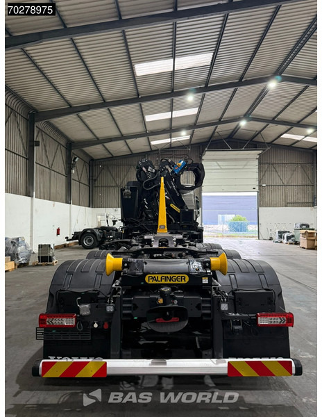 Camion ampliroll, Camion grue neuf Volvo FM 460 8X4 NEW! Palfinger Q200Z95TR HPLS Crane + HT 24 TEC Hooklift ACC LED: photos 12 Camion ampliroll, Camion grue neuf Volvo FM 460 8X4 NEW! Palfinger Q200Z95TR HPLS Crane + HT 24 TEC Hooklift ACC LED: photos 12