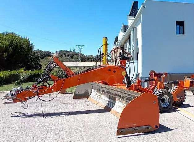 Agrotécnica V5000CCM-DC - Niveleuse: photos 1 Agrotécnica V5000CCM-DC - Niveleuse: photos 1