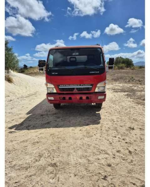 Mitsubishi FUSO CANTER 7C18 - Camion: photos 4 Mitsubishi FUSO CANTER 7C18 - Camion: photos 4