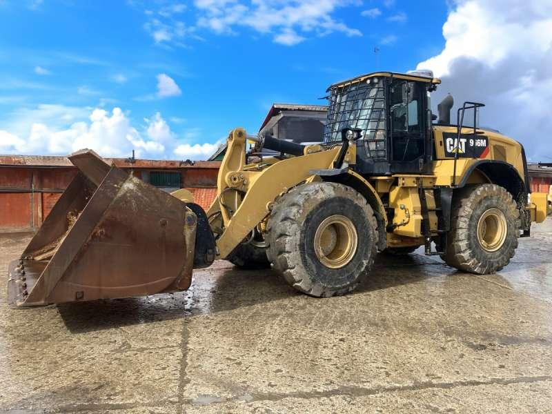 Caterpillar 966M - Chargeuse sur pneus: photos 1 Caterpillar 966M - Chargeuse sur pneus: photos 1