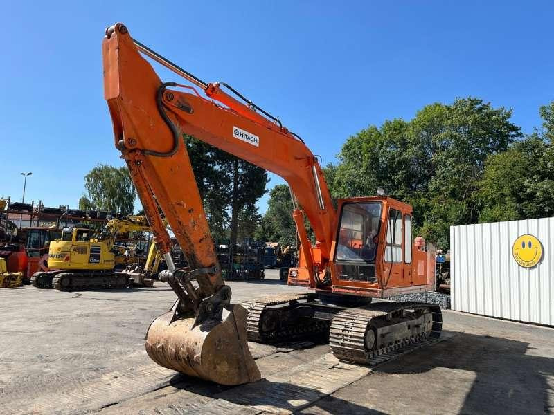 Hitachi UH073 - Pelle sur chenille: photos 2 Hitachi UH073 - Pelle sur chenille: photos 2