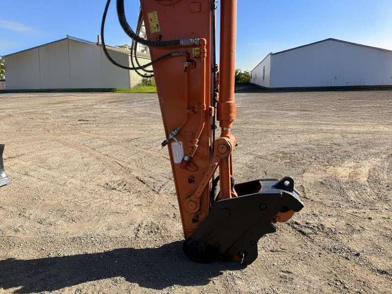 Hitachi ZX180W-7 - Pelle sur pneus: photos 5 Hitachi ZX180W-7 - Pelle sur pneus: photos 5