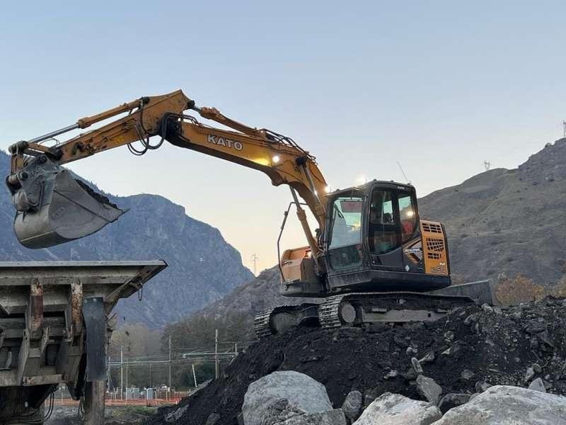 Kato HD514MR - Pelle sur chenille: photos 3 Kato HD514MR - Pelle sur chenille: photos 3