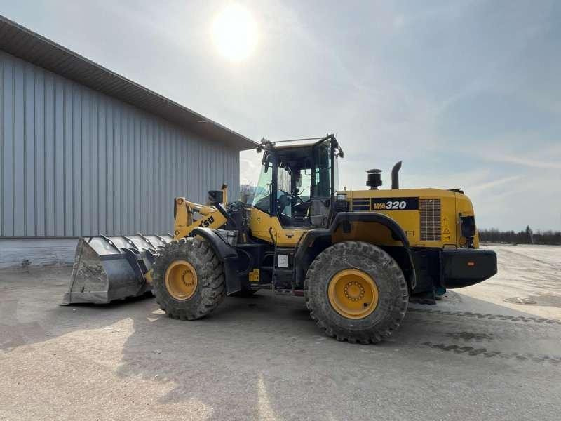 Komatsu WA320-7 - Chargeuse sur pneus: photos 2 Komatsu WA320-7 - Chargeuse sur pneus: photos 2