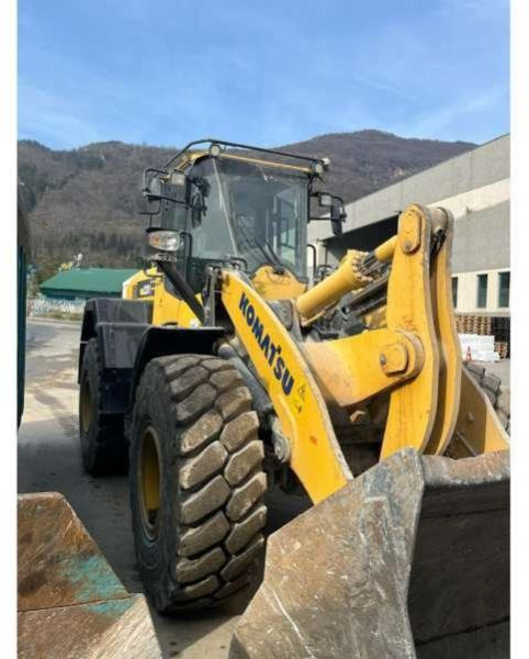 Komatsu WA320-7 - Chargeuse sur pneus: photos 4 Komatsu WA320-7 - Chargeuse sur pneus: photos 4