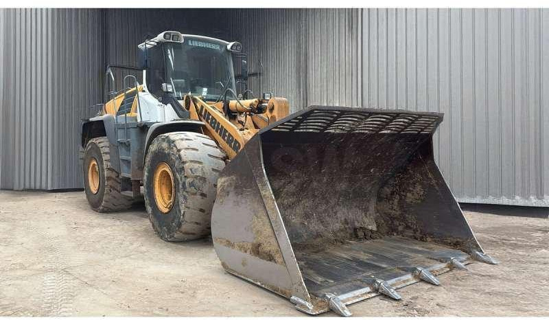 Liebherr L576 - Chargeuse sur pneus: photos 1 Liebherr L576 - Chargeuse sur pneus: photos 1