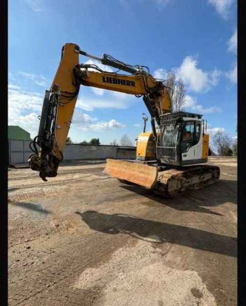 Liebherr R926 COMPACT - Pelle sur chenille: photos 1 Liebherr R926 COMPACT - Pelle sur chenille: photos 1