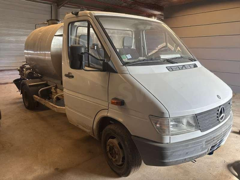 Mercedes 410 A EMULSION + TREMI GRAVILLON - Répandeuse: photos 1 Mercedes 410 A EMULSION + TREMI GRAVILLON - Répandeuse: photos 1